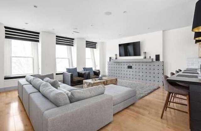 Home Sweet Home at Delaware Loft-2BR/2.5 BA Townhome w/Rooftop Deck