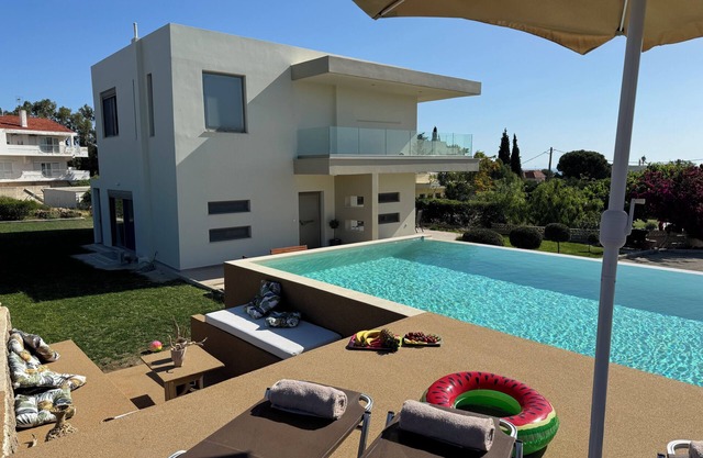 Home21-spacious Elegant Villa- 5 min From the Beach!