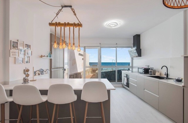 Home2Book Beachy Vibes Sea Side Apartment, Guía
