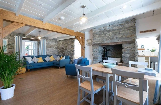 Homely Cottage w/Sun Terrace, Short Walk to Beach