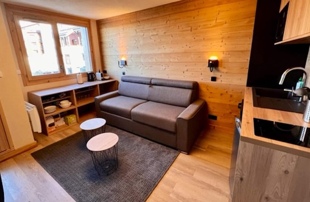 Homerez - Amazing appartement 50 m away from the slopes for 4 ppl. with balcony