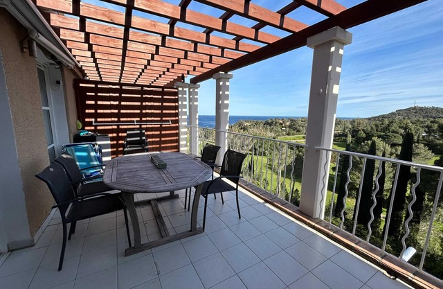Homerez - Apartment in Agay + Pool
