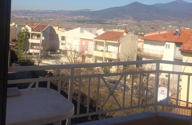 Homerez - Appartement for 6 ppl. with garden, terrace and balcony at Thermi