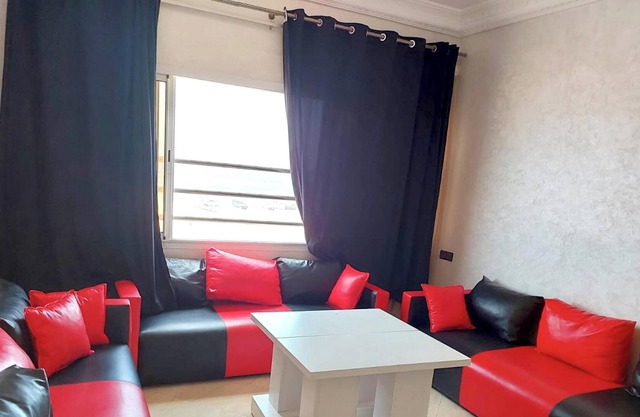 Homerez - Beautiful apartment With sea view and garden