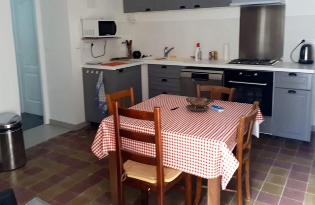 Homerez - Beautiful house for 7 ppl. with garden and terrace at Landrichamps