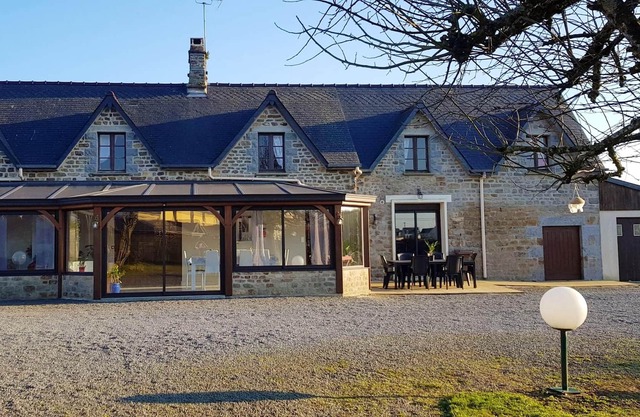 Homerez - Big house for 12 ppl. with garden and terrace at Bourguenolles