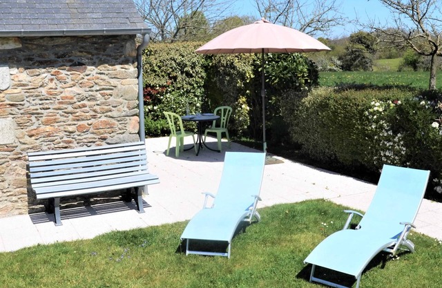 Homerez - Charming house in Botsorhel with fenced garden of 31 m²