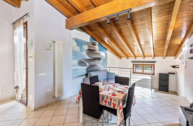 Homerez - Elegant Apartment in Verona, 75 m² + Balcony