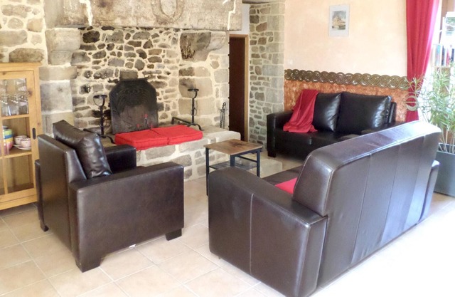 Homerez - House 16 km away from the beach for 8 ppl. with terrace at Pléven