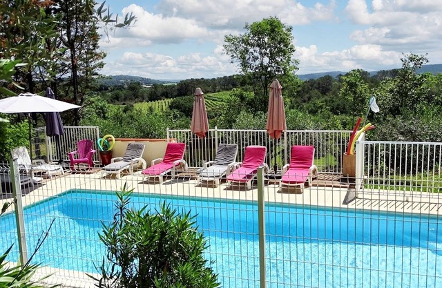 Homerez - House in Cardet with Pool