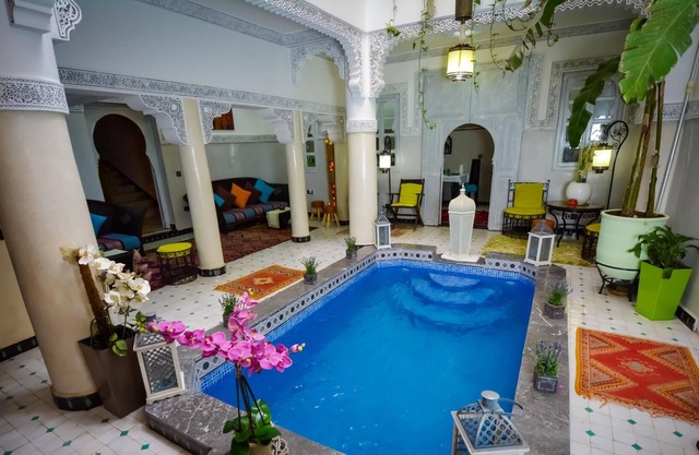 Homerez - Large residence With swimming pool