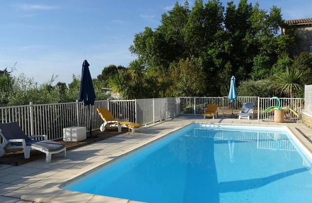 Homerez - Nice house for 4 ppl. with shared pool, garden and terrace at Cardet