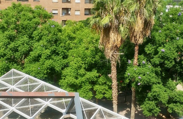 Homerez - Spacious Apartment with Garden in Valencia