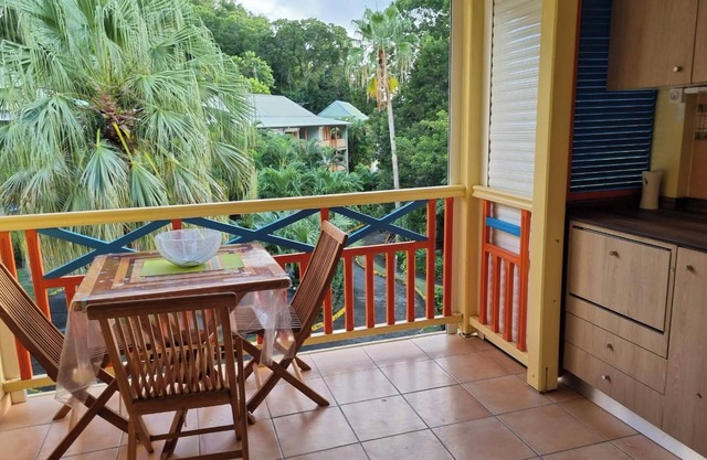 Homerez - Studio in Sainte-Anne with terrace.