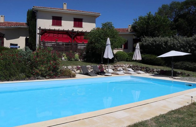 Homerez - Villa 9 km away from the beach for 17 ppl. with swimming-pool and spa
