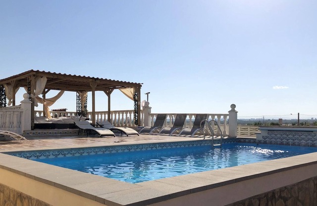 Homerez - Villa for 8 ppl. with swimming-pool, garden and terrace at Olocau