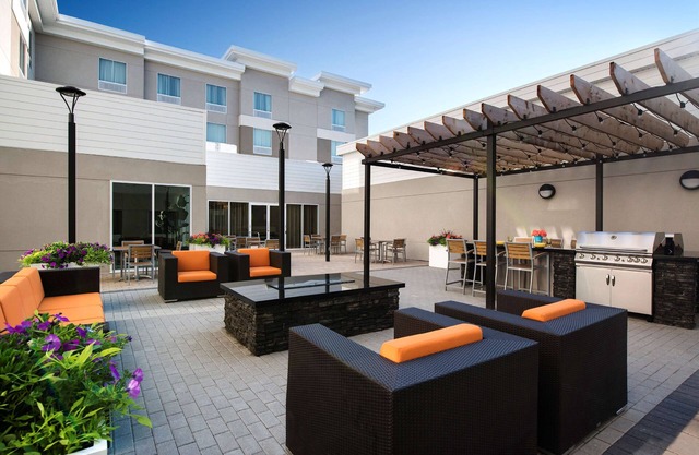 Homewood Suites by Hilton Winnipeg Airport-Polo Park, MB