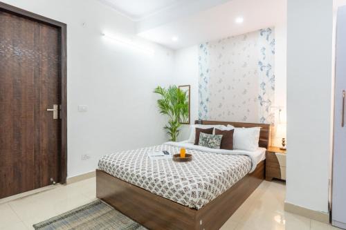 Homlee-Vintage 2BHK-NDLS-Lift-Bharat Mandapam