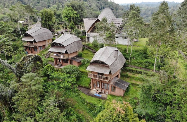 Horison Lucky Garden Villa Petang Bali