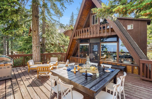 Horizon by AvantStay | Stunning A-frame Cabin w/Hot Tub, Billiards, Lake Views