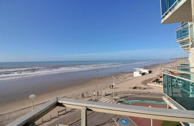HORIZON D4 : Large apartment facing the sea on the 4th floor, 3 bedrooms, with WIFI