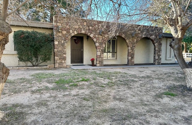 Horse Ranch Centrally Located