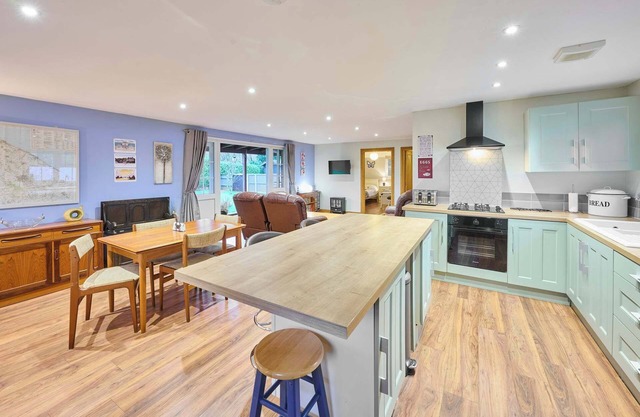 Host & Stay | Dovecote View
