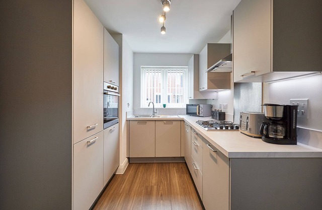Host & Stay | Hewitt Close