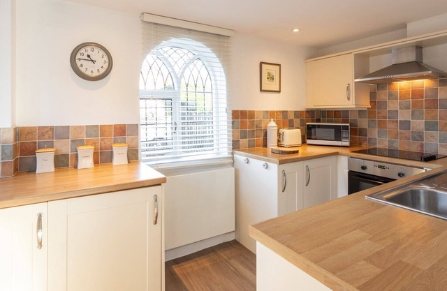 Host & Stay | Old Chapel