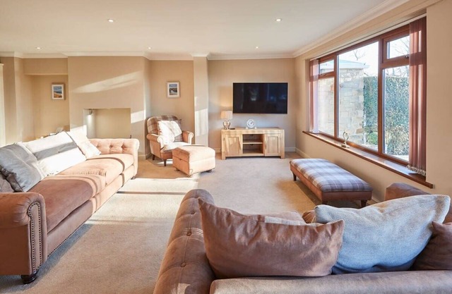 Host & Stay | The Chimneys