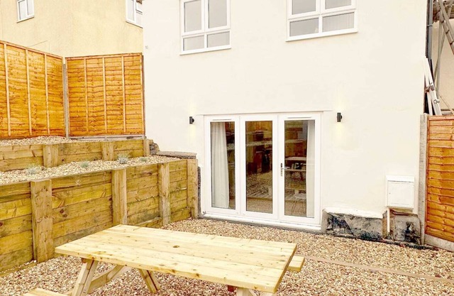 Hosta House A - Cotswolds Cosy 4 Bed Home Near Canal