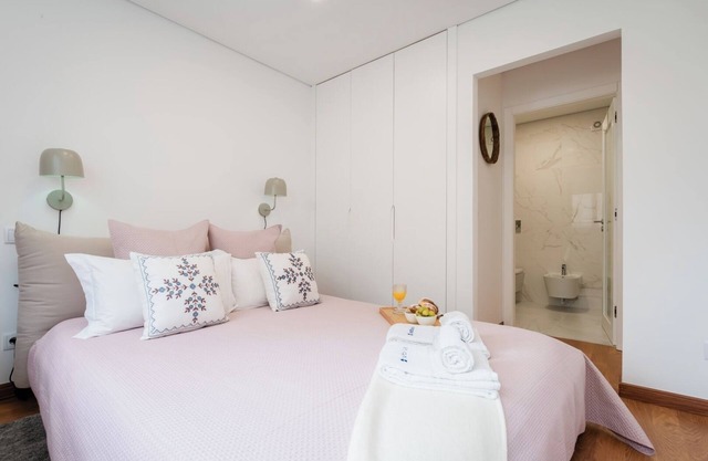 HostWise - Stylish and Cozy Flat