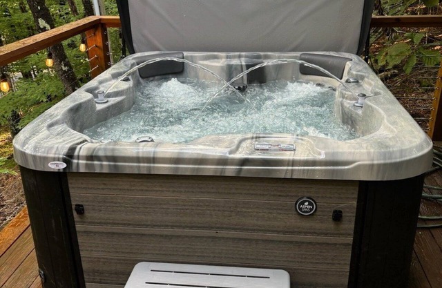 *HOT TUB*AC*Renovated*SUPERHOST