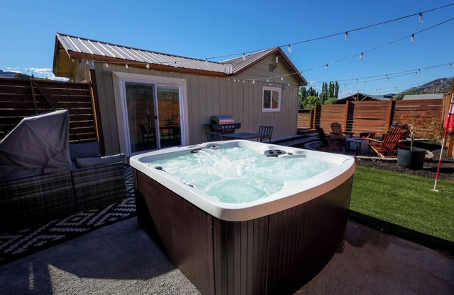 Hot Tub Fire Pit BBQ Views AC