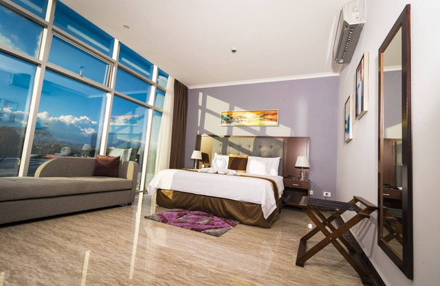 Hotel City Plaza & Suites
