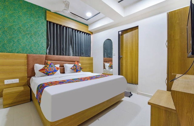 HOTEL GREEN TREE