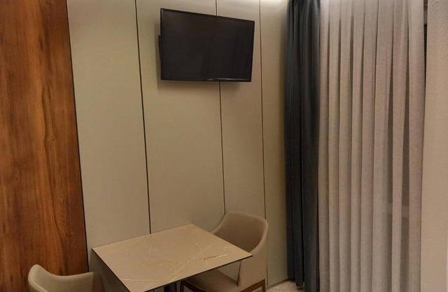 Hotel Hafez-Deluxe Doubleroom with Balcony 301