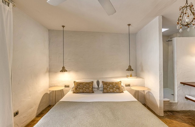 Hotel 'Les Hamaques - Magnolia' with Shared Pool, Wi-Fi and Air Conditioning