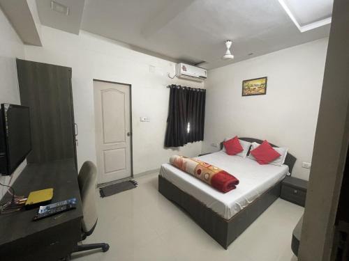 HOTEL NARAYAN EXECUTIVE Rajula With AC And Non AC Both Room