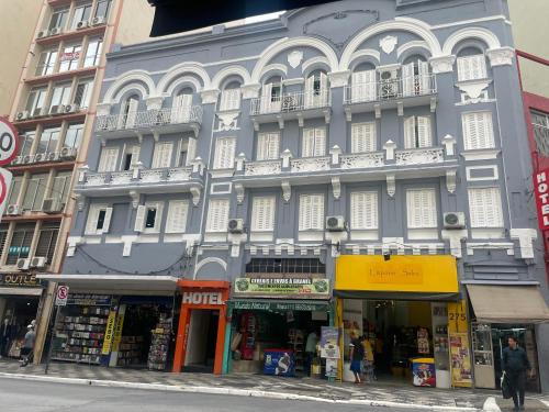 Hotel Quintino - Metrô Sé -localizado no coração de São Paulo Próximo ao Brás e 25 de Março com estacionamento no local grátis