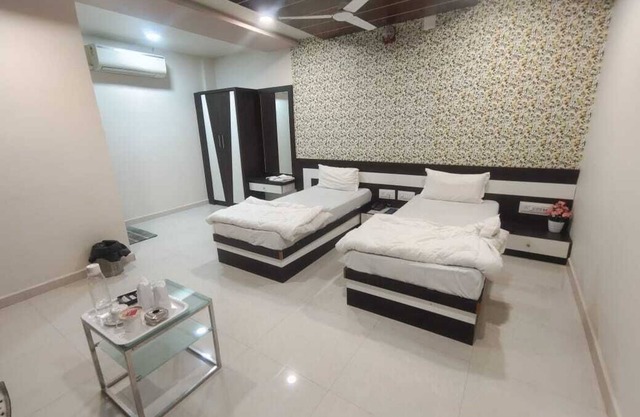 Hotel Tulsi Inn