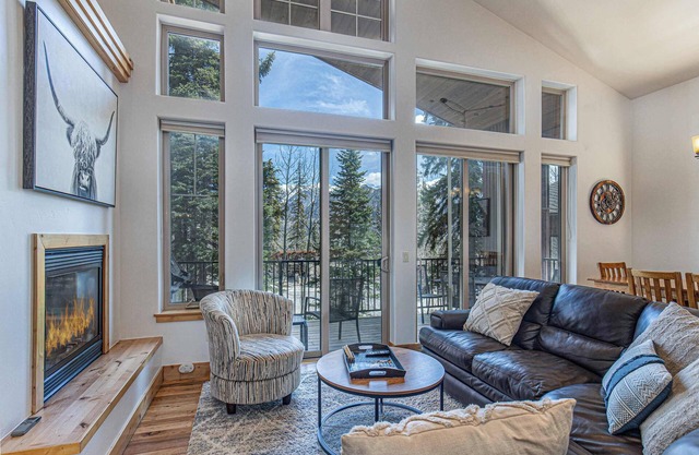 HotTub-Alpenglow Ski-In Out Family & Pet Friendly