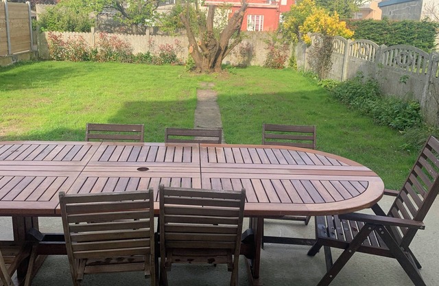 House 10/12 persons with garden 10 mns from the beach