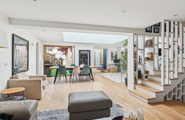 HOUSE - 160m2 - LA DEFENSE - WITH OUTDOOR SPACE