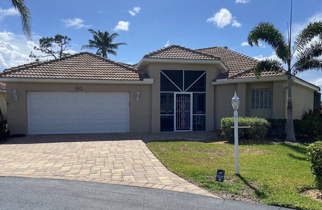 House - 2 Bdrm-2 Bath w/Pool on Golf Course