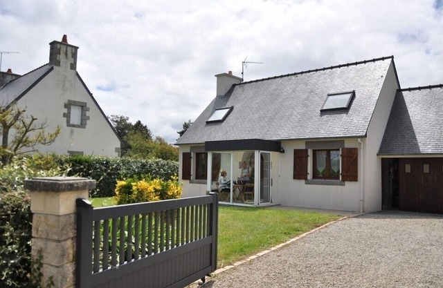 House 250m from the beautiful beach of Pors Gelen and the sailing school