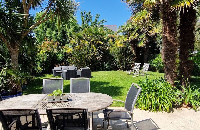 House 800 metres from Thermes Marins, beach, wifi, very quiet, see you soon!