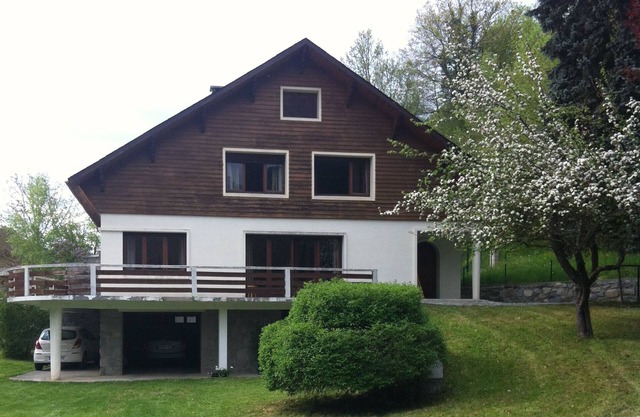 House/Cottage for 8, ideal family or friends