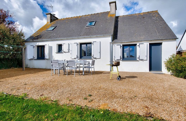 House for 6 with terrace and garden