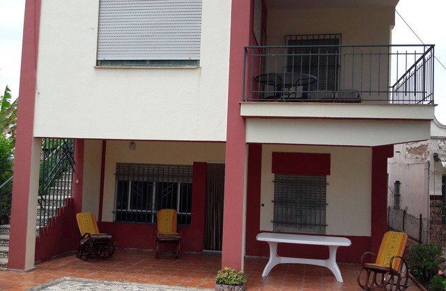 House for up to 14 people, 1 kilometer from the beach.